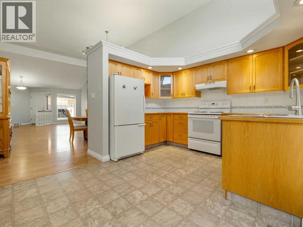 77 Columbia Boulevard W, Lethbridge, Alberta  T1K 4B7 - Photo 19 - A2249594