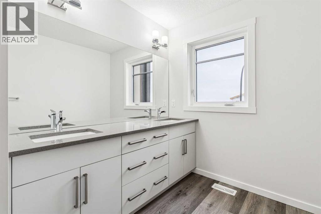 10 Heartwood Villas Se, Calgary, Alberta  T3S 0R9 - Photo 27 - A2254658