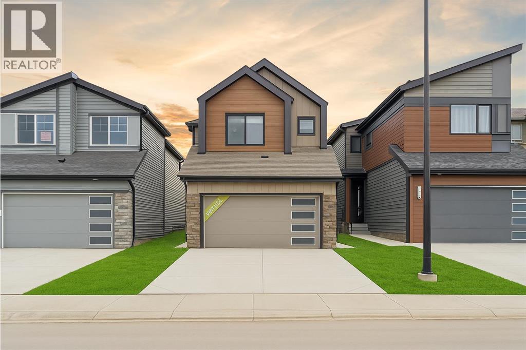10 Heartwood Villas Se, Calgary, Alberta  T3S 0R9 - Photo 1 - A2254658