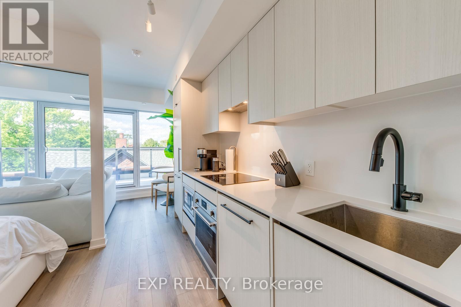 415 - 5 Lakeview Avenue, Toronto, Ontario  M6J 0H3 - Photo 5 - C12456299