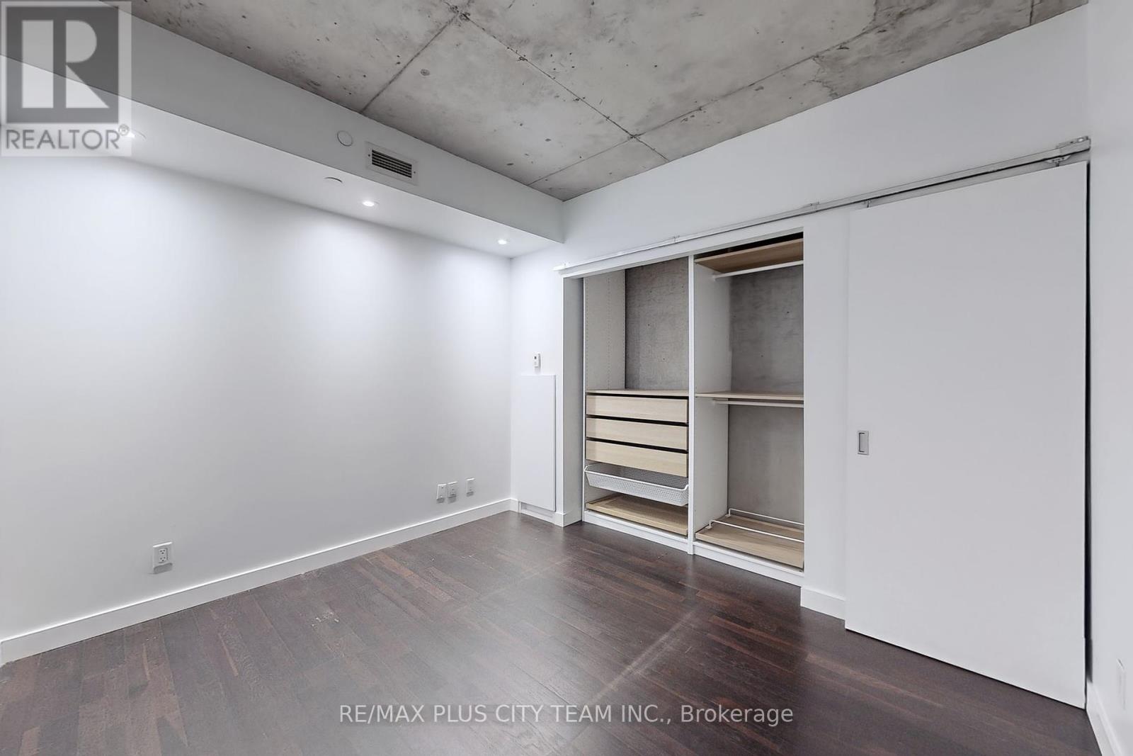 712 - 25 Oxley Street, Toronto, Ontario  M5V 2J5 - Photo 12 - C12456366