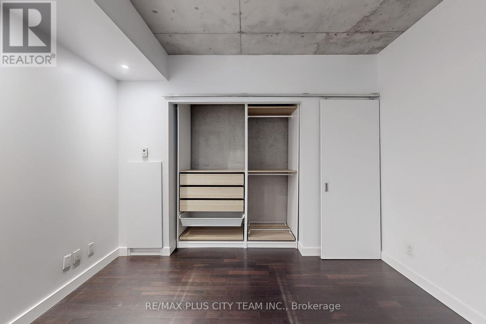 712 - 25 Oxley Street, Toronto, Ontario  M5V 2J5 - Photo 13 - C12456366