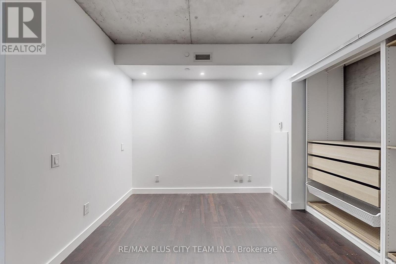 712 - 25 Oxley Street, Toronto, Ontario  M5V 2J5 - Photo 14 - C12456366