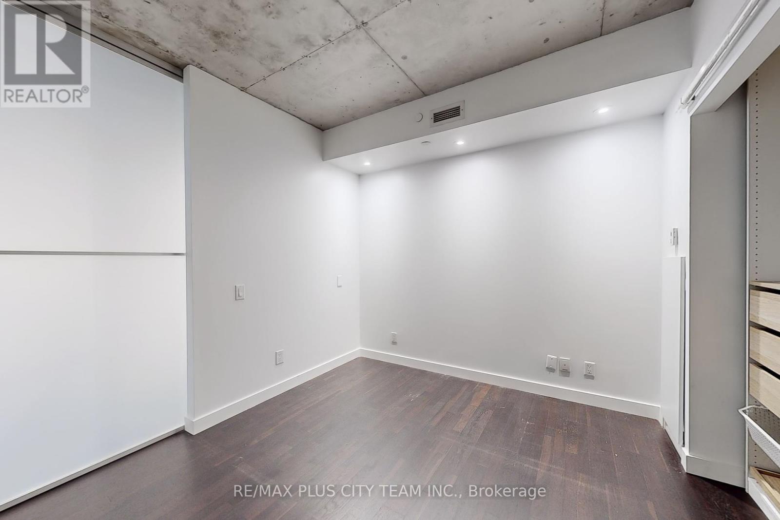 712 - 25 Oxley Street, Toronto, Ontario  M5V 2J5 - Photo 16 - C12456366