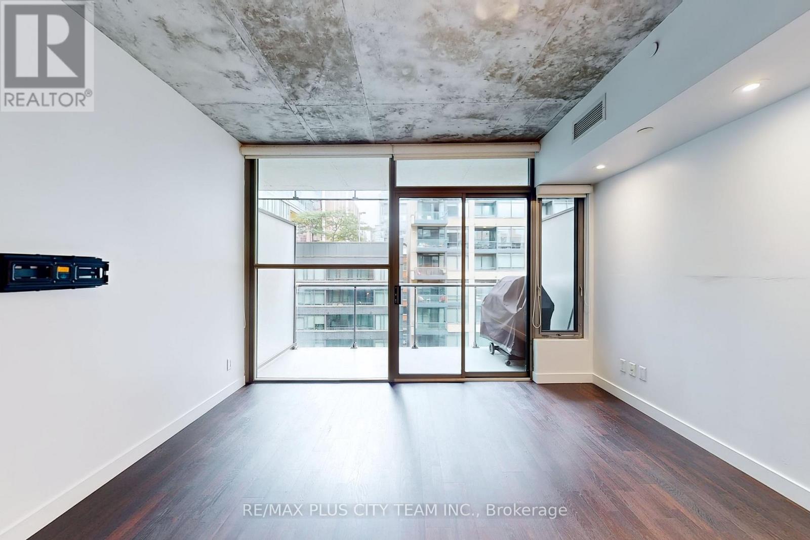 712 - 25 Oxley Street, Toronto, Ontario  M5V 2J5 - Photo 3 - C12456366