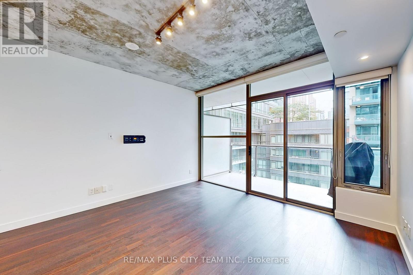 712 - 25 Oxley Street, Toronto, Ontario  M5V 2J5 - Photo 4 - C12456366
