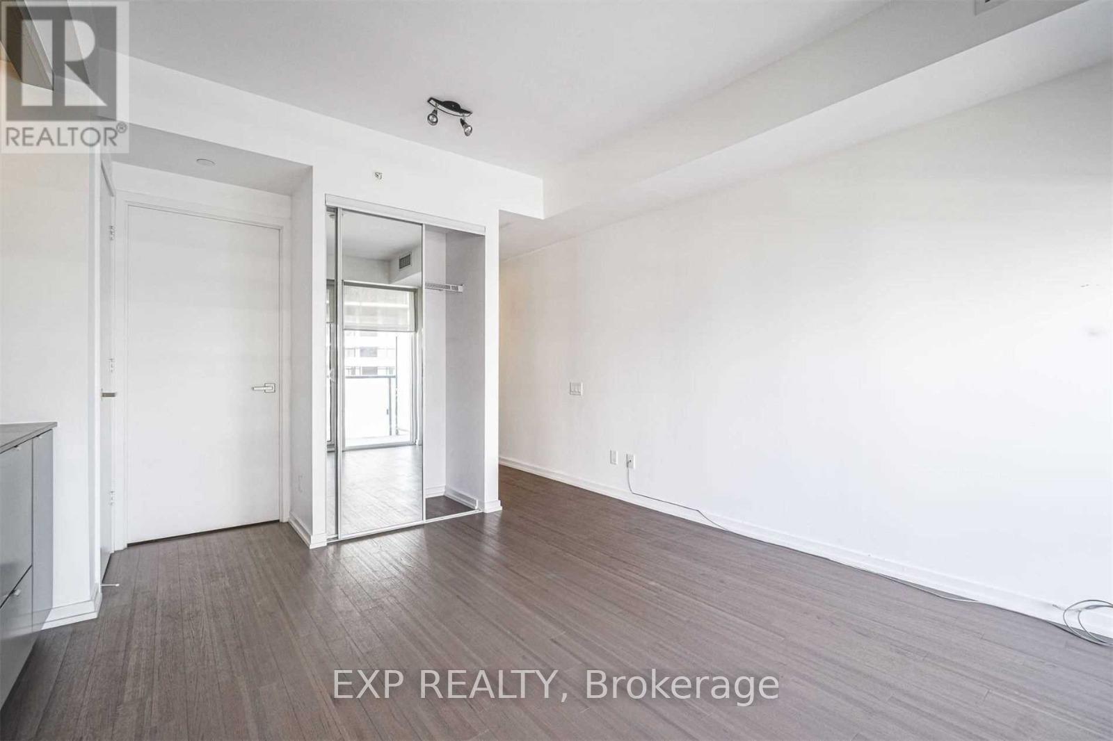 2202 - 101 Peter Street W, Toronto, Ontario  M5V 0G6 - Photo 11 - C12456368