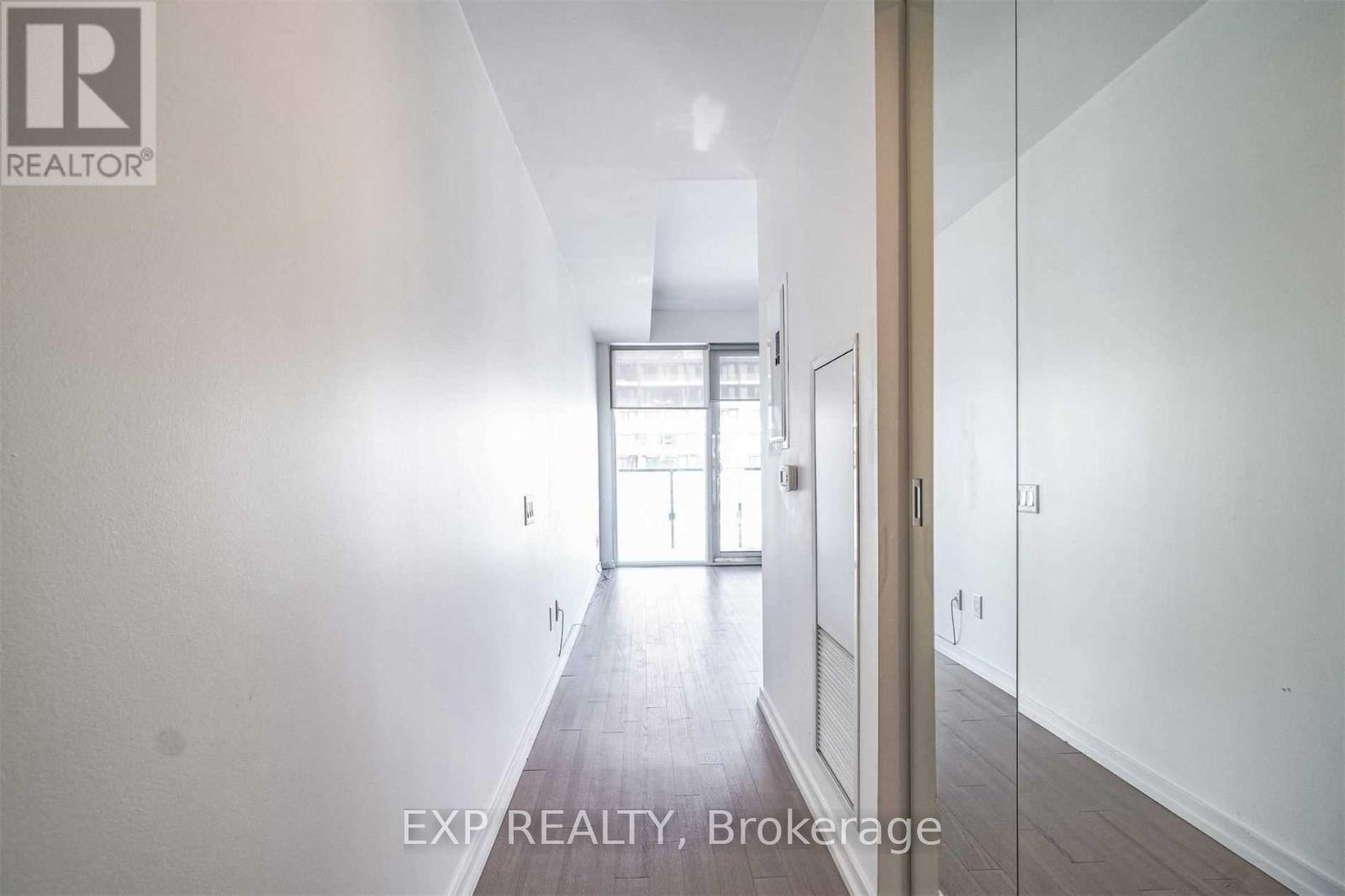2202 - 101 Peter Street W, Toronto, Ontario  M5V 0G6 - Photo 3 - C12456368