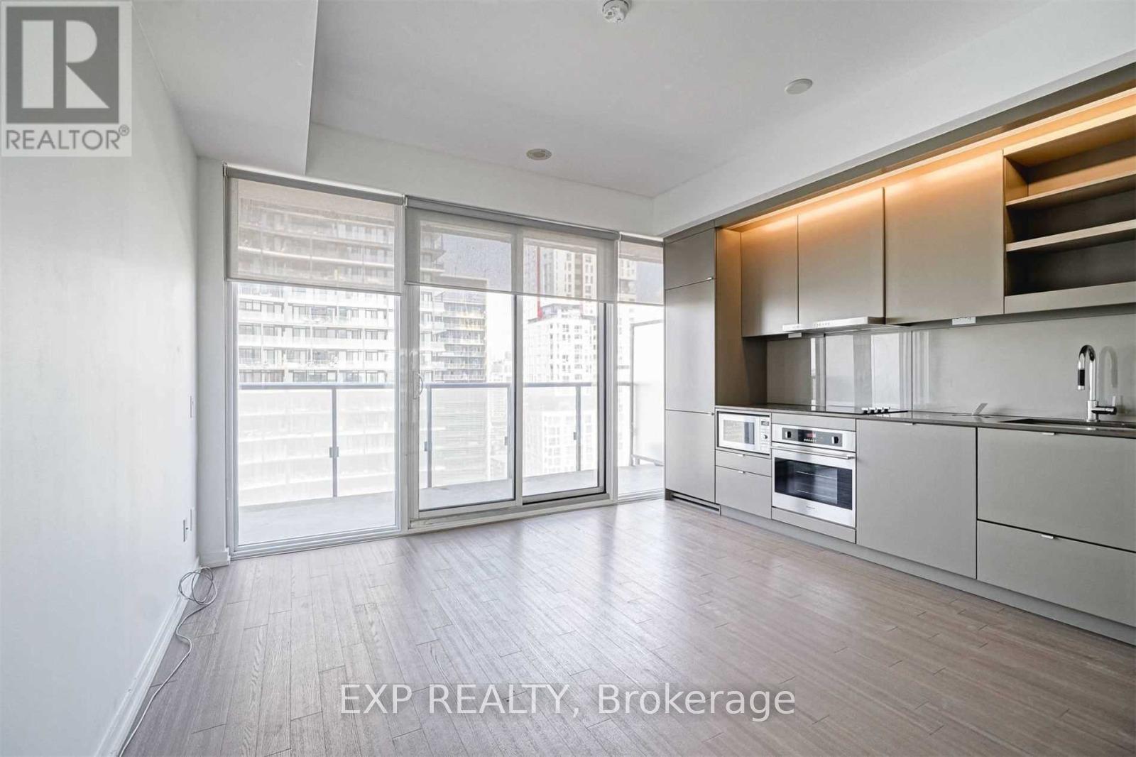 2202 - 101 Peter Street W, Toronto, Ontario  M5V 0G6 - Photo 4 - C12456368