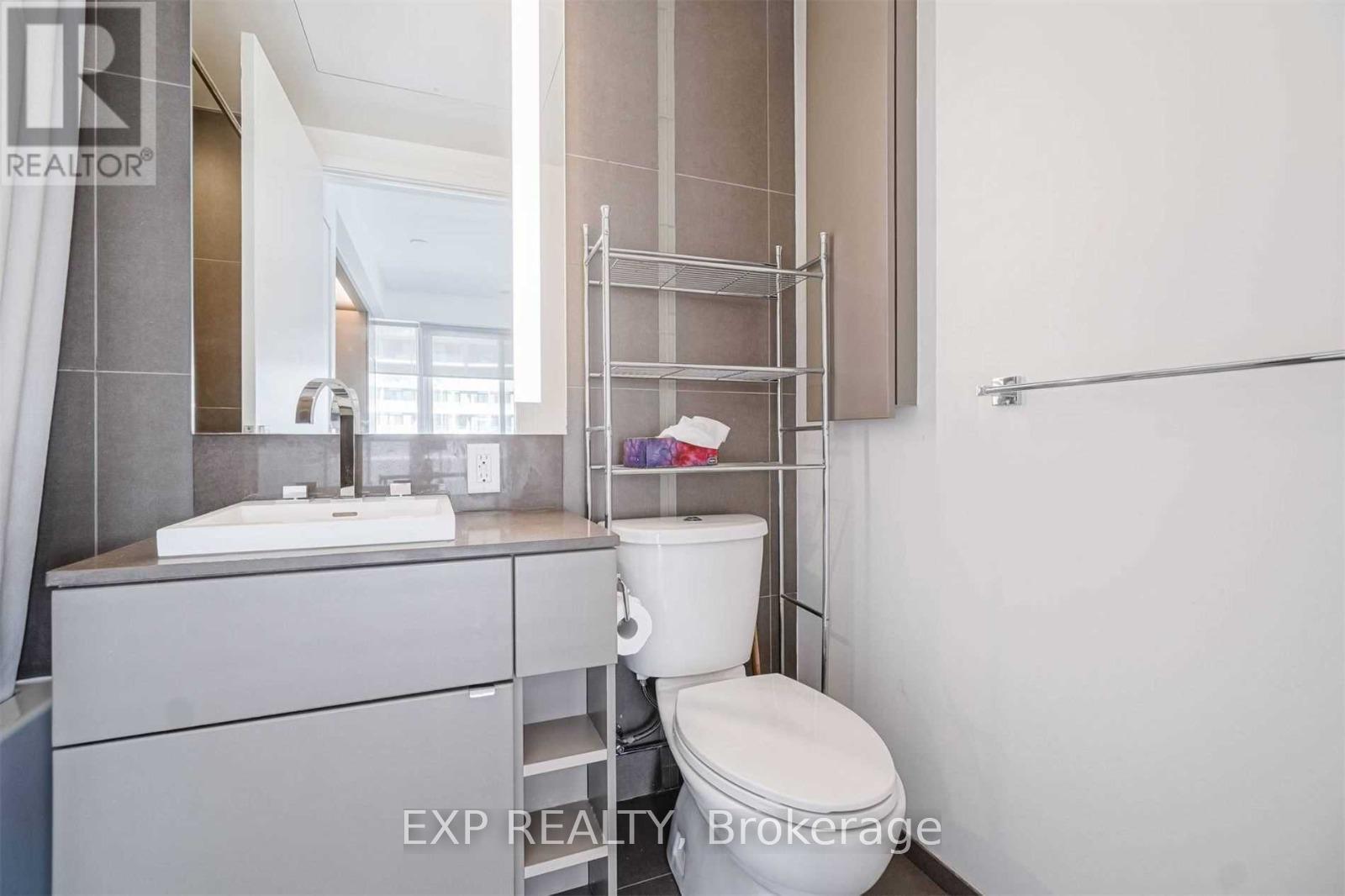 2202 - 101 Peter Street W, Toronto, Ontario  M5V 0G6 - Photo 6 - C12456368