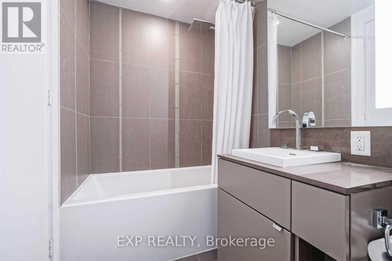 2202 - 101 Peter Street W, Toronto, Ontario  M5V 0G6 - Photo 7 - C12456368