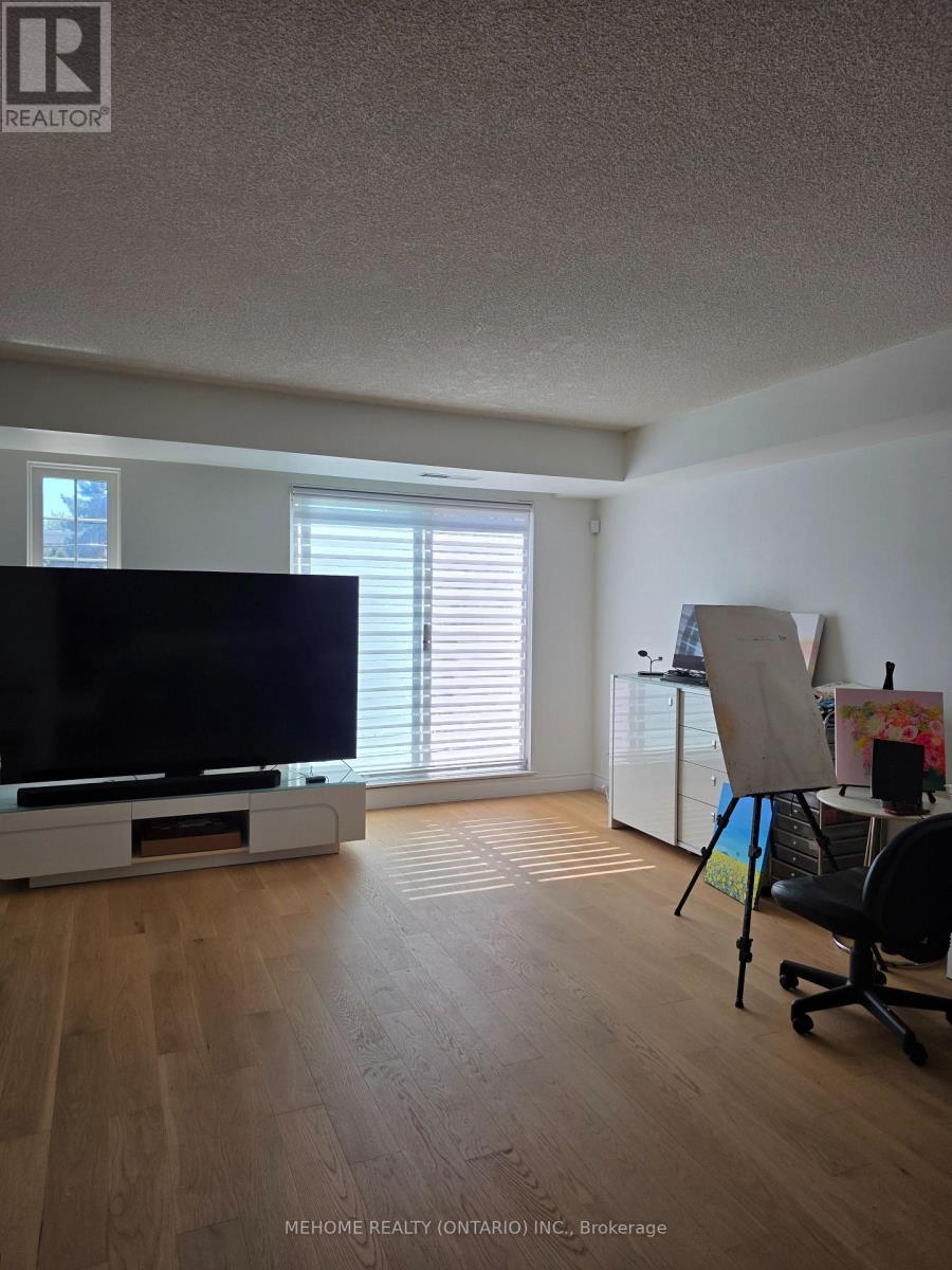 221 Grandview Way, Toronto, Ontario  M2N 6V3 - Photo 5 - C12456435