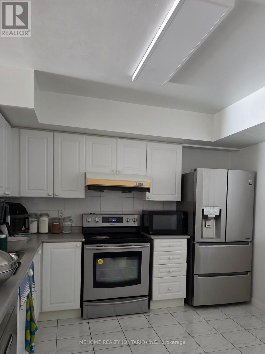 221 Grandview Way, Toronto, Ontario  M2N 6V3 - Photo 9 - C12456435