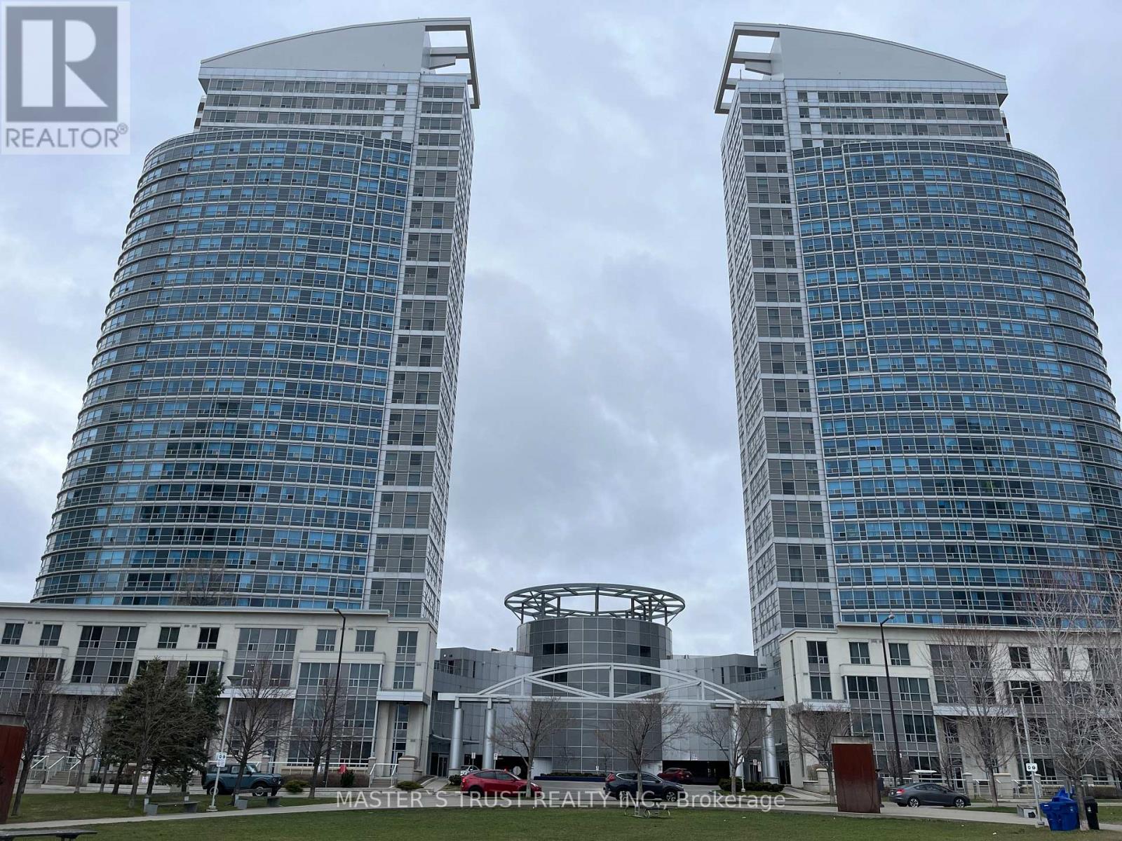 2105 - 36 LEE CENTRE DRIVE, Toronto, Ontario