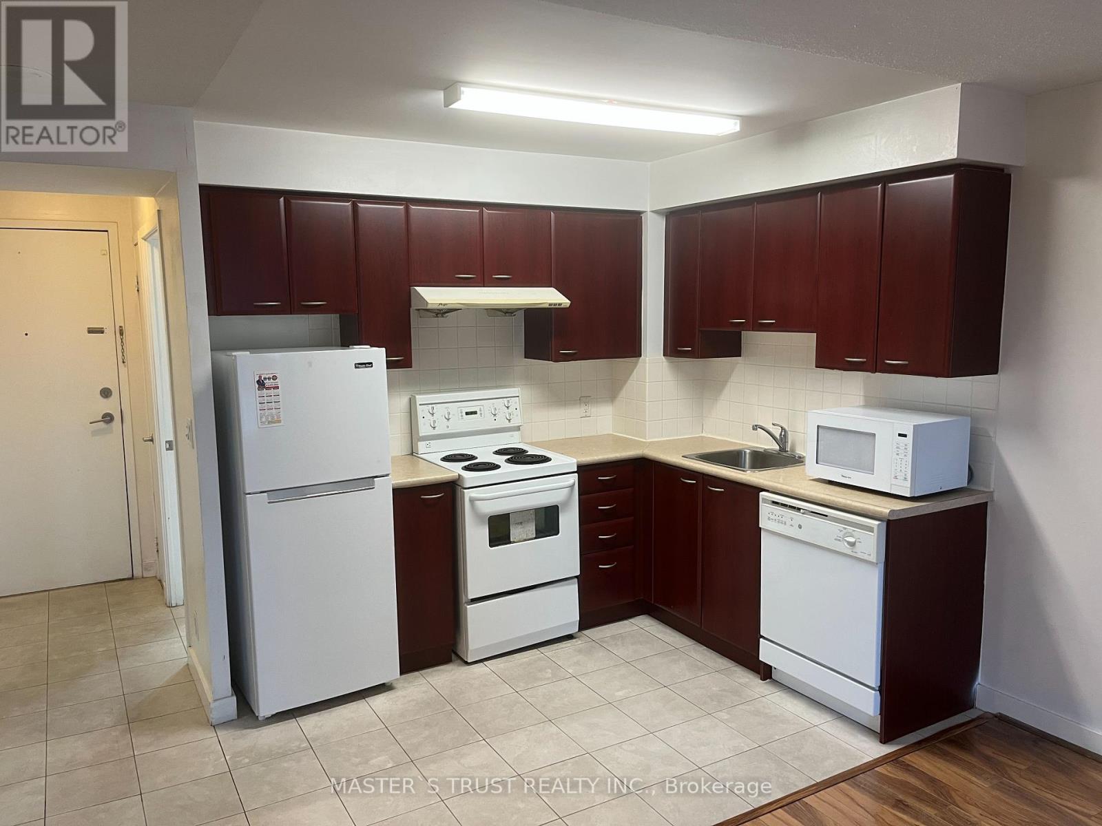 2105 - 36 Lee Centre Drive, Toronto, Ontario  M1H 3K2 - Photo 2 - E12456372