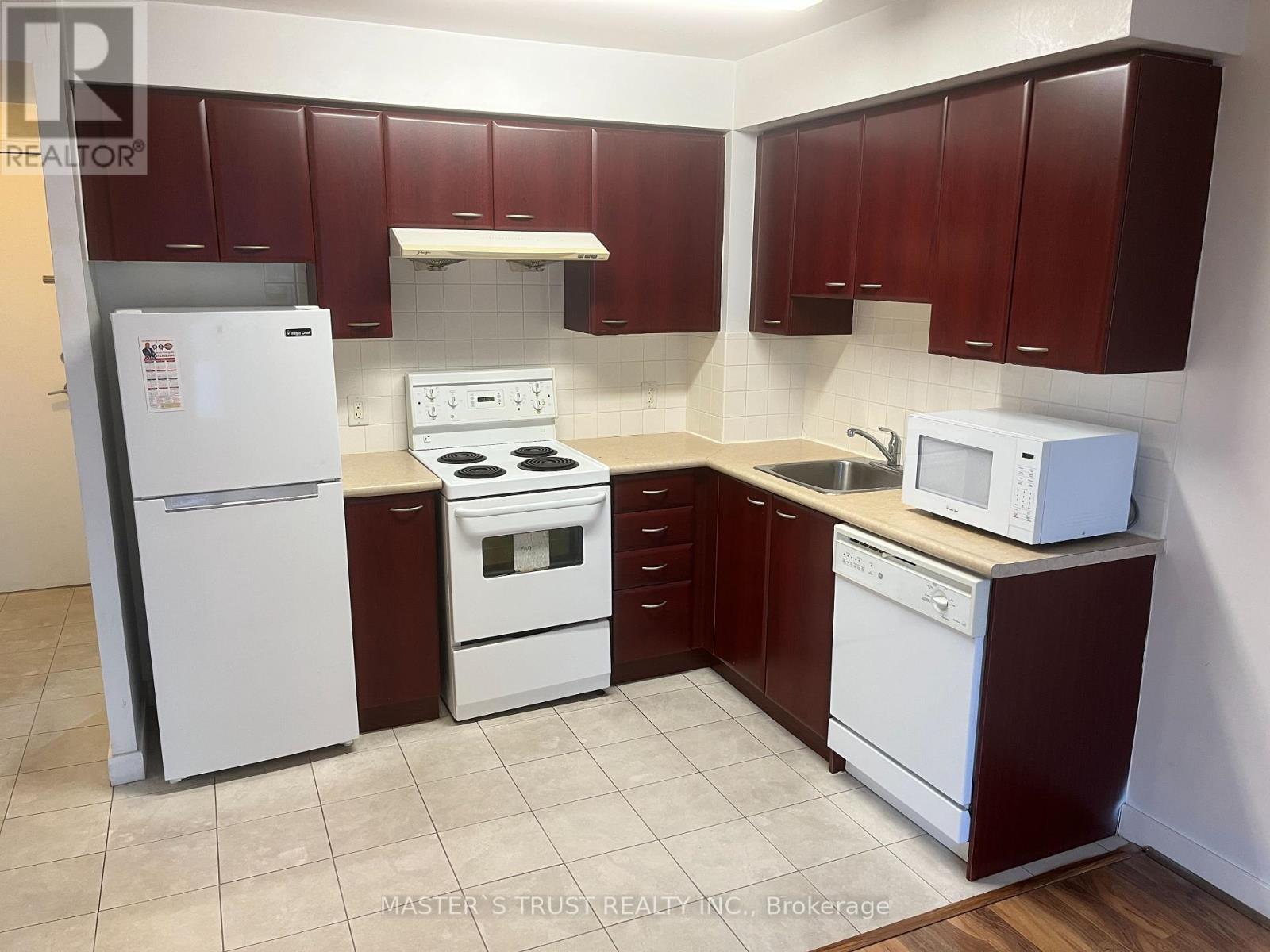 2105 - 36 Lee Centre Drive, Toronto, Ontario  M1H 3K2 - Photo 3 - E12456372