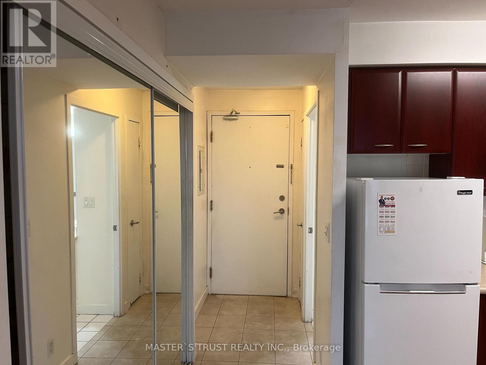 2105 - 36 Lee Centre Drive, Toronto, Ontario  M1H 3K2 - Photo 4 - E12456372
