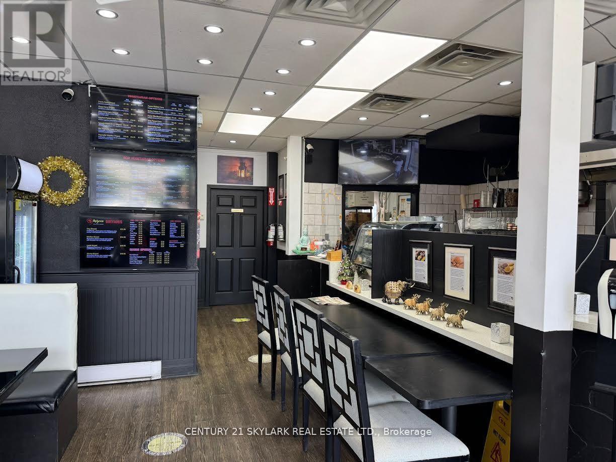 2 - 92 SIMCOE STREET N, Oshawa, Ontario