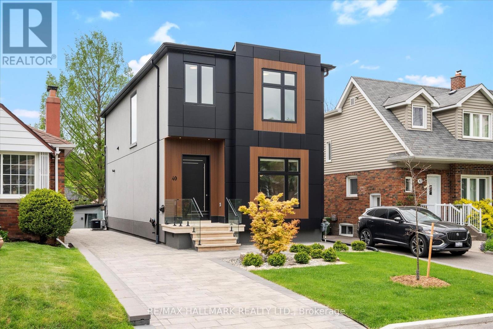 40 MANDERLEY DRIVE, Toronto, Ontario