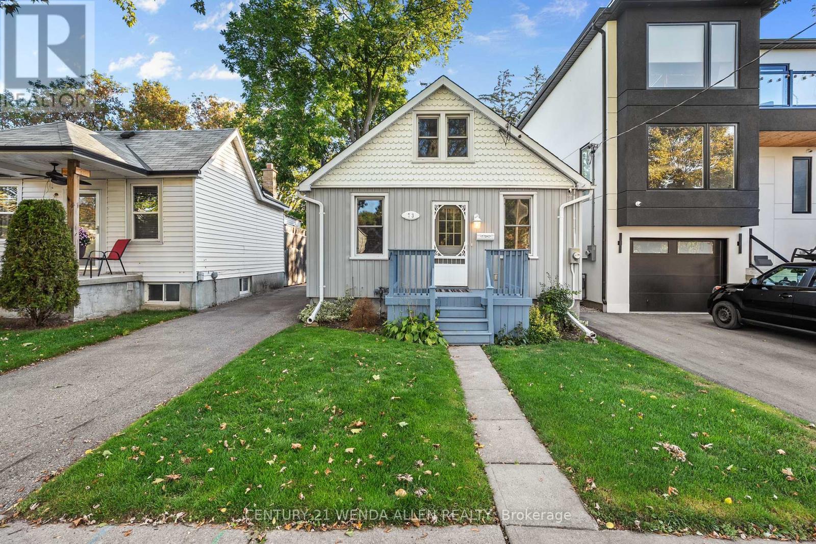 73 MONTRAVE AVENUE, Oshawa, Ontario