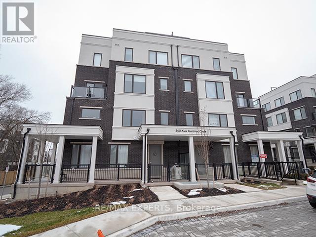 61 - 300 ALEX GARDNER CIRCLE, Aurora, Ontario