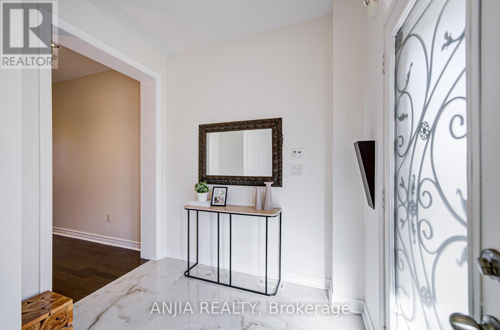 96 Brock Avenue, Markham, Ontario  L6C 0S7 - Photo 10 - N12456402