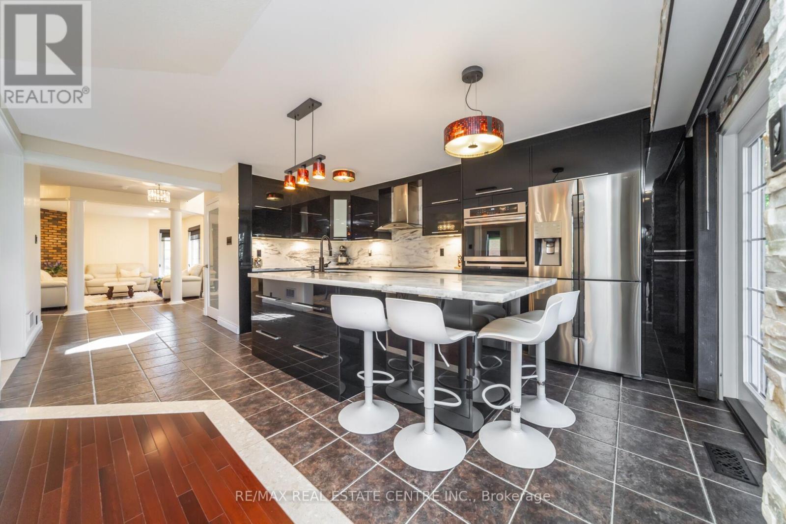 26 Porchlight Road, Brampton, Ontario  L6X 4S2 - Photo 14 - W12451775