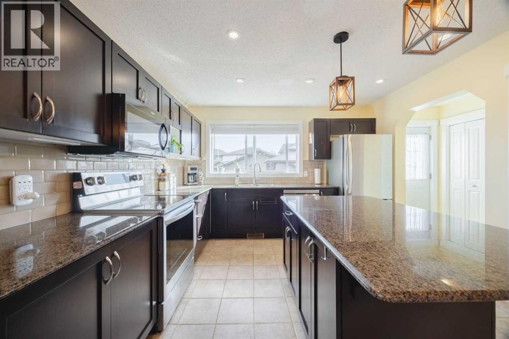 47 Luxstone Point Sw, Airdrie, Alberta  T4B 0H7 - Photo 10 - A2262970