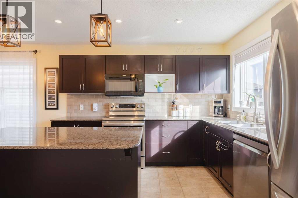47 Luxstone Point Sw, Airdrie, Alberta  T4B 0H7 - Photo 13 - A2262970