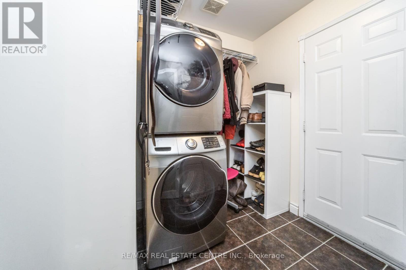 26 Porchlight Road, Brampton, Ontario  L6X 4S2 - Photo 18 - W12451775