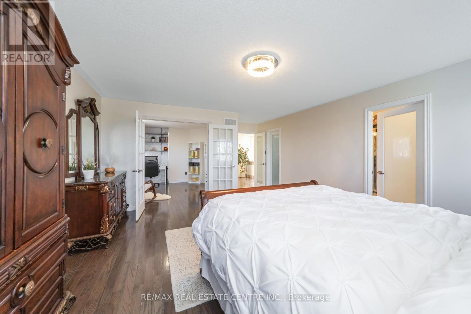 26 Porchlight Road, Brampton, Ontario  L6X 4S2 - Photo 22 - W12451775