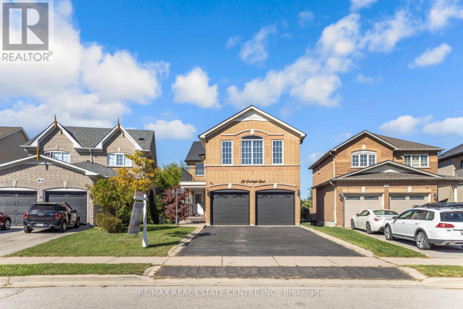 26 Porchlight Road, Brampton, Ontario  L6X 4S2 - Photo 2 - W12451775