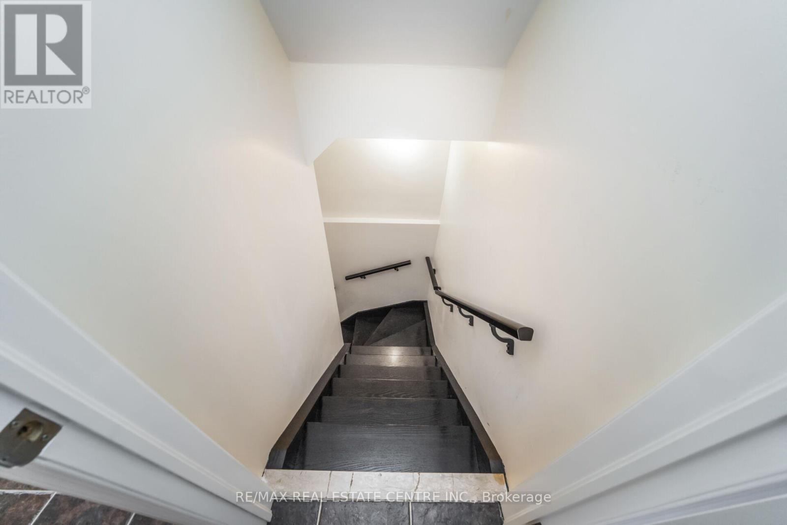 26 Porchlight Road, Brampton, Ontario  L6X 4S2 - Photo 33 - W12451775