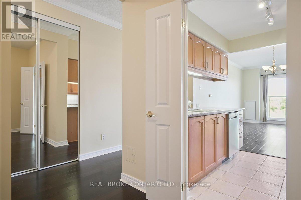 804 - 40 Old Mill Road, Oakville, Ontario  L6J 7W2 - Photo 13 - W12456222