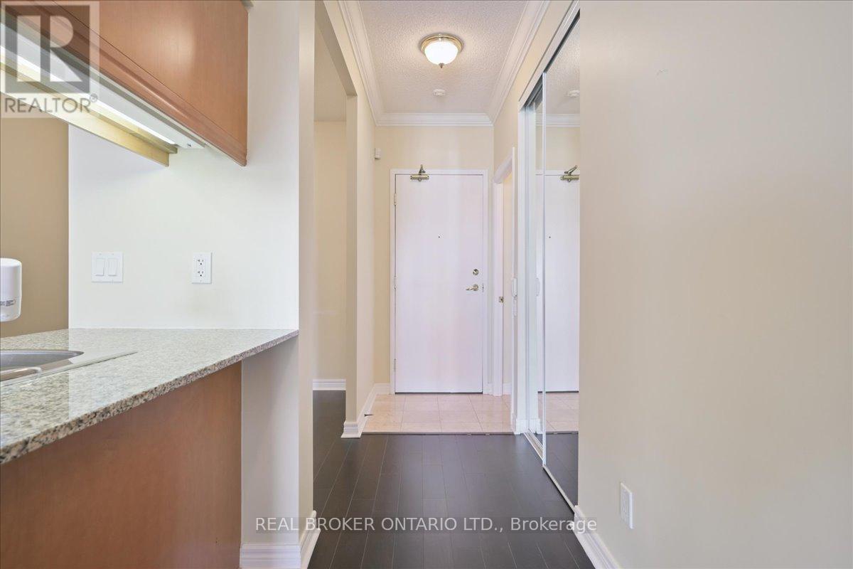 804 - 40 Old Mill Road, Oakville, Ontario  L6J 7W2 - Photo 5 - W12456222