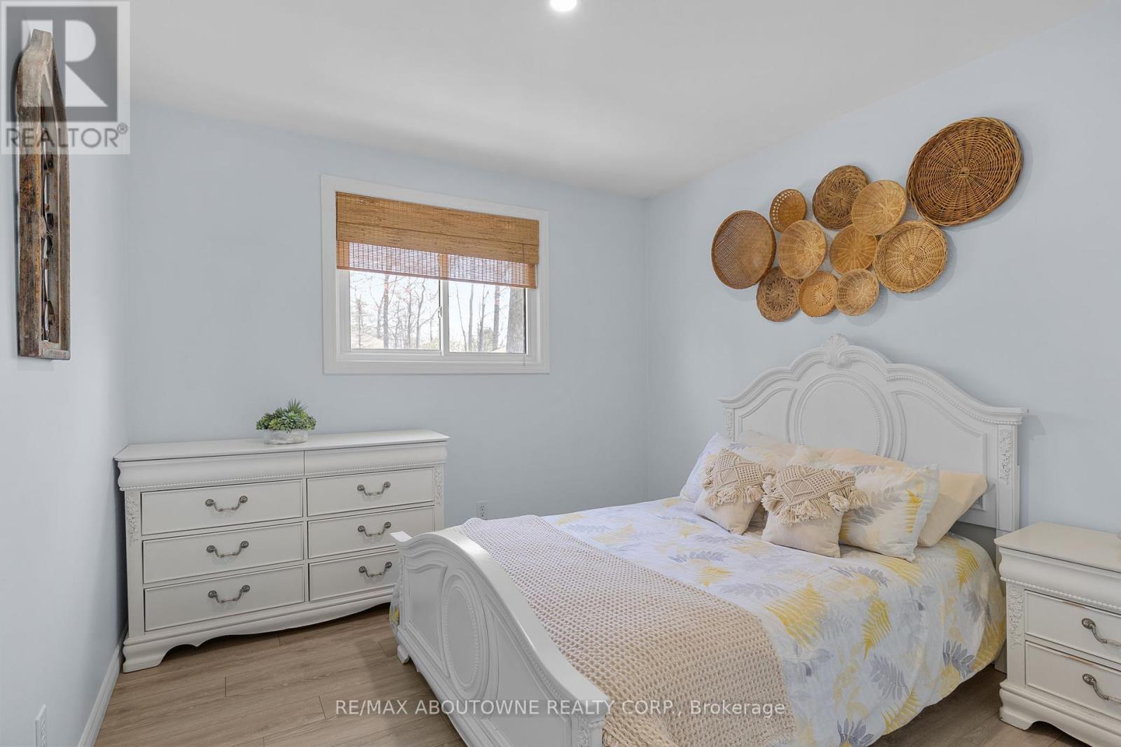 1877 River Road W, Wasaga Beach, Ontario  L9Z 1L1 - Photo 12 - S12456305