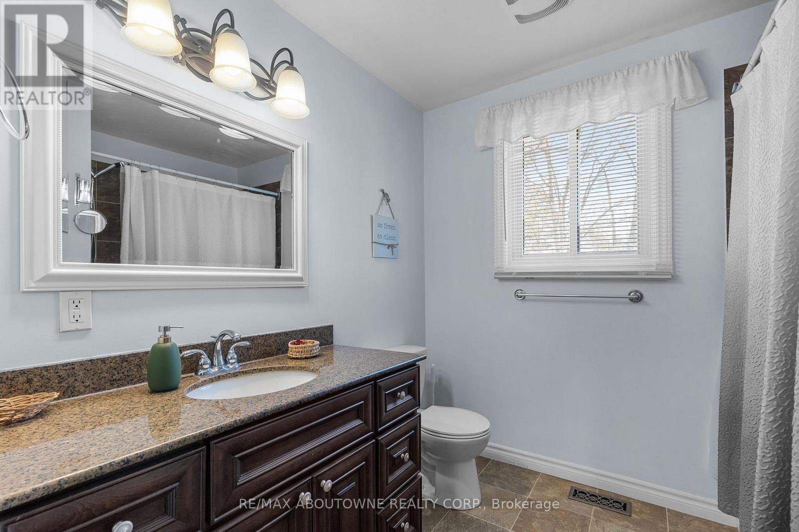 1877 River Road W, Wasaga Beach, Ontario  L9Z 1L1 - Photo 17 - S12456305