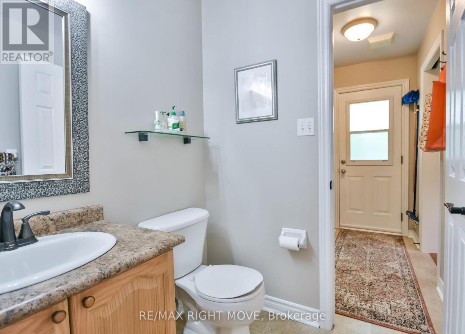 4043 Digby Drive, Severn, Ontario  L3V 0X4 - Photo 15 - S12456315