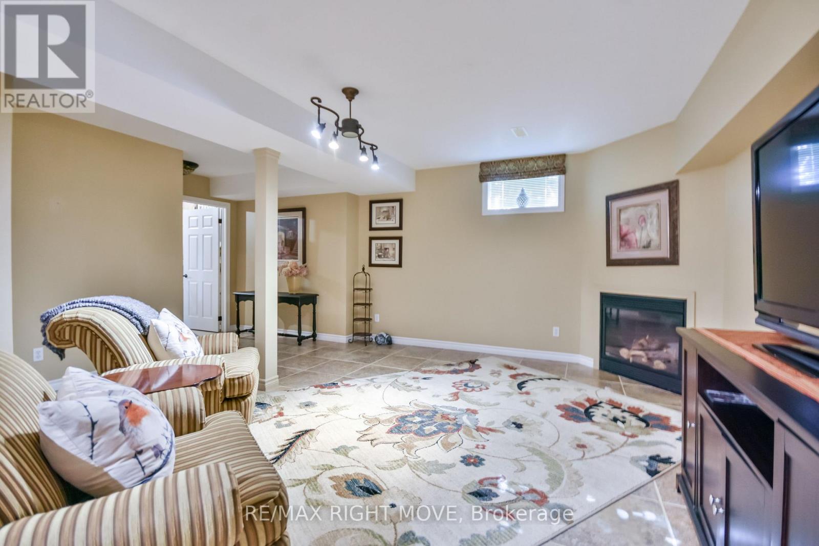 4043 Digby Drive, Severn, Ontario  L3V 0X4 - Photo 32 - S12456315