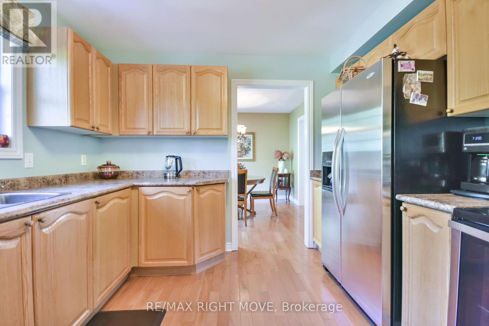 4043 Digby Drive, Severn, Ontario  L3V 0X4 - Photo 4 - S12456315