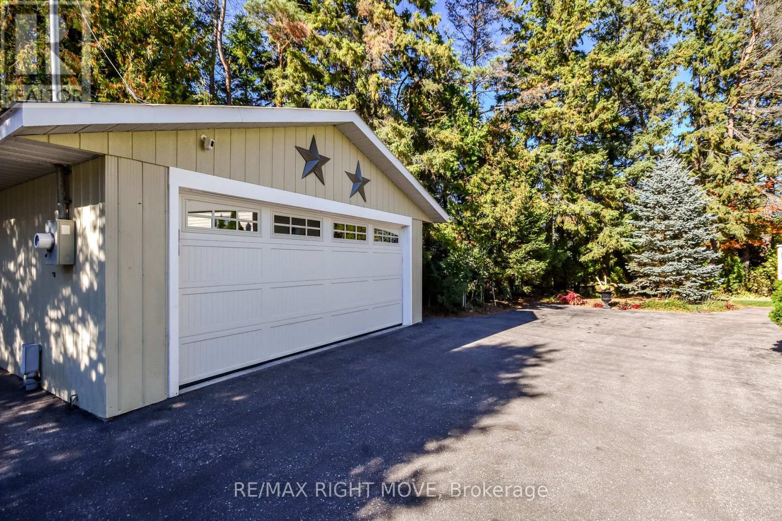 4043 Digby Drive, Severn, Ontario  L3V 0X4 - Photo 41 - S12456315
