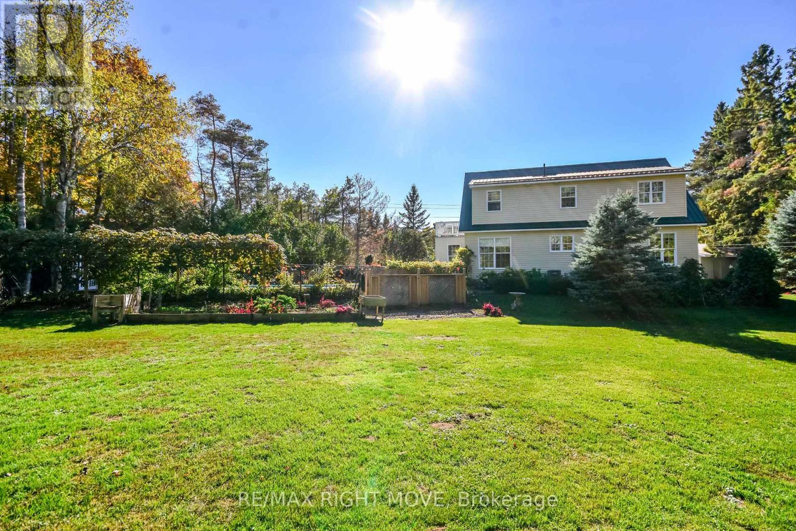 4043 Digby Drive, Severn, Ontario  L3V 0X4 - Photo 46 - S12456315