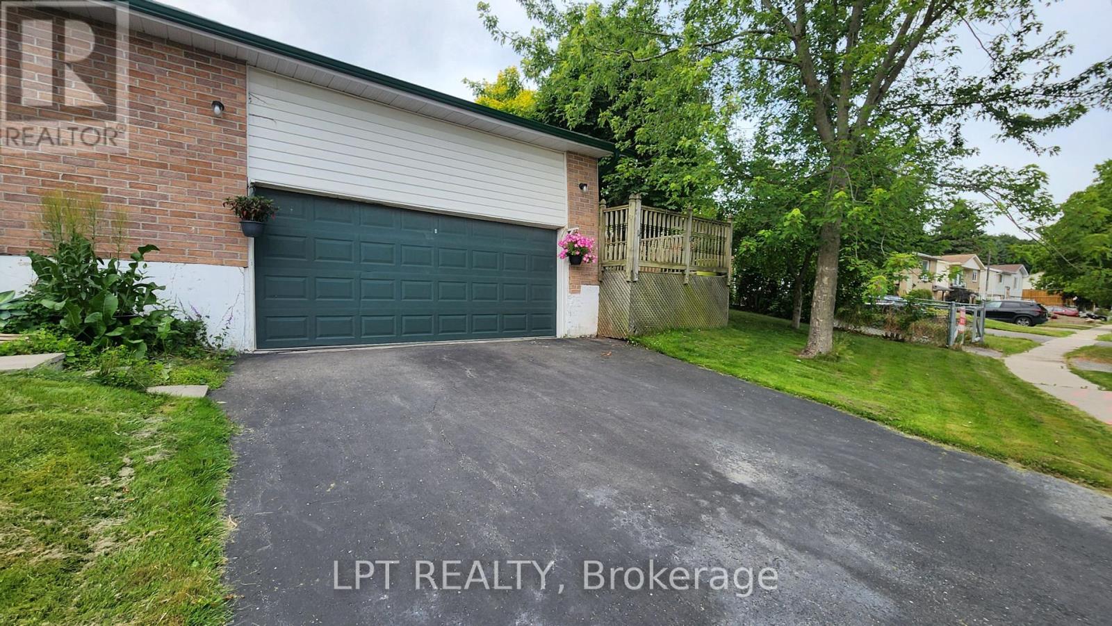 30 Mcconkey Place, Barrie, Ontario  L4N 6H1 - Photo 2 - S12456326