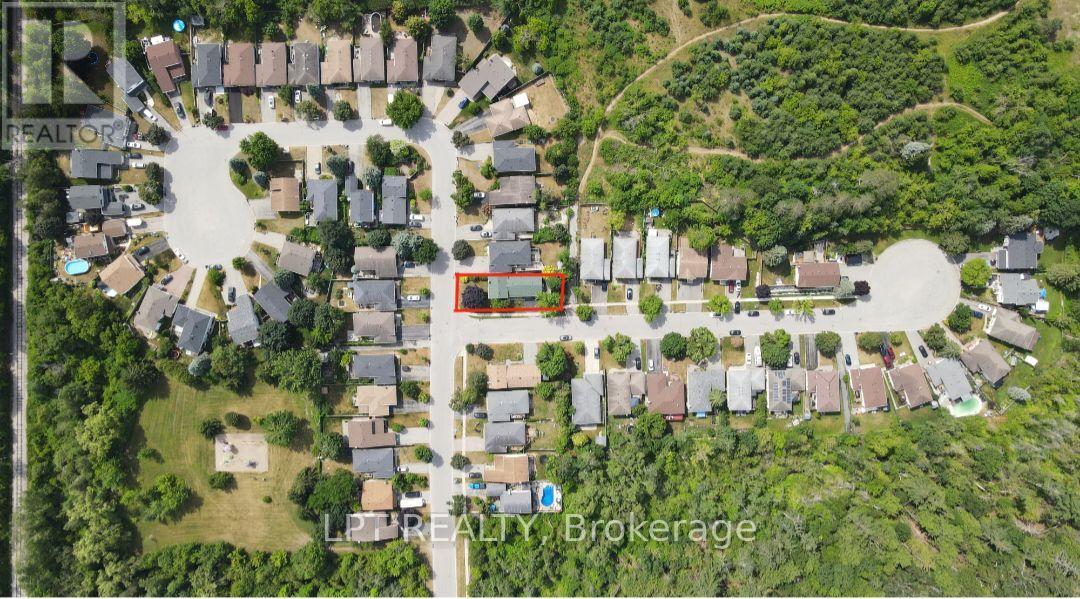 30 Mcconkey Place, Barrie, Ontario  L4N 6H1 - Photo 3 - S12456326
