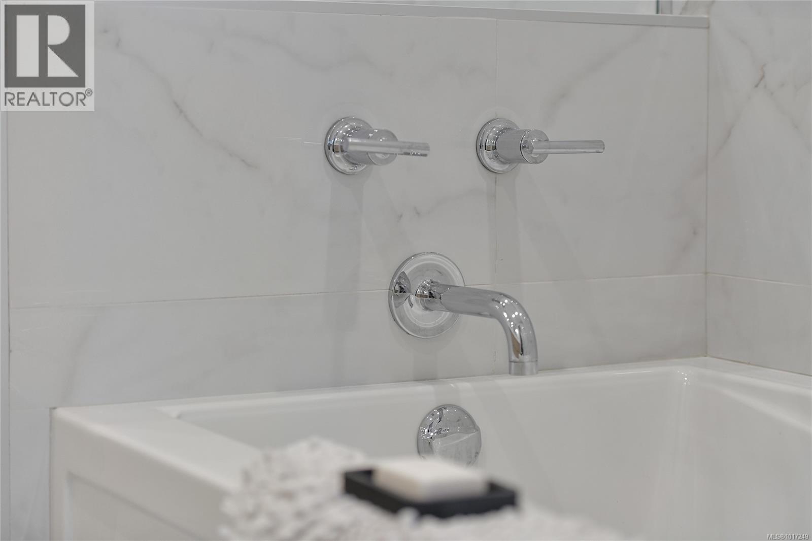 302 5118 Cordova Bay Rd, Saanich, British Columbia  V8X 1R1 - Photo 28 - 1017249