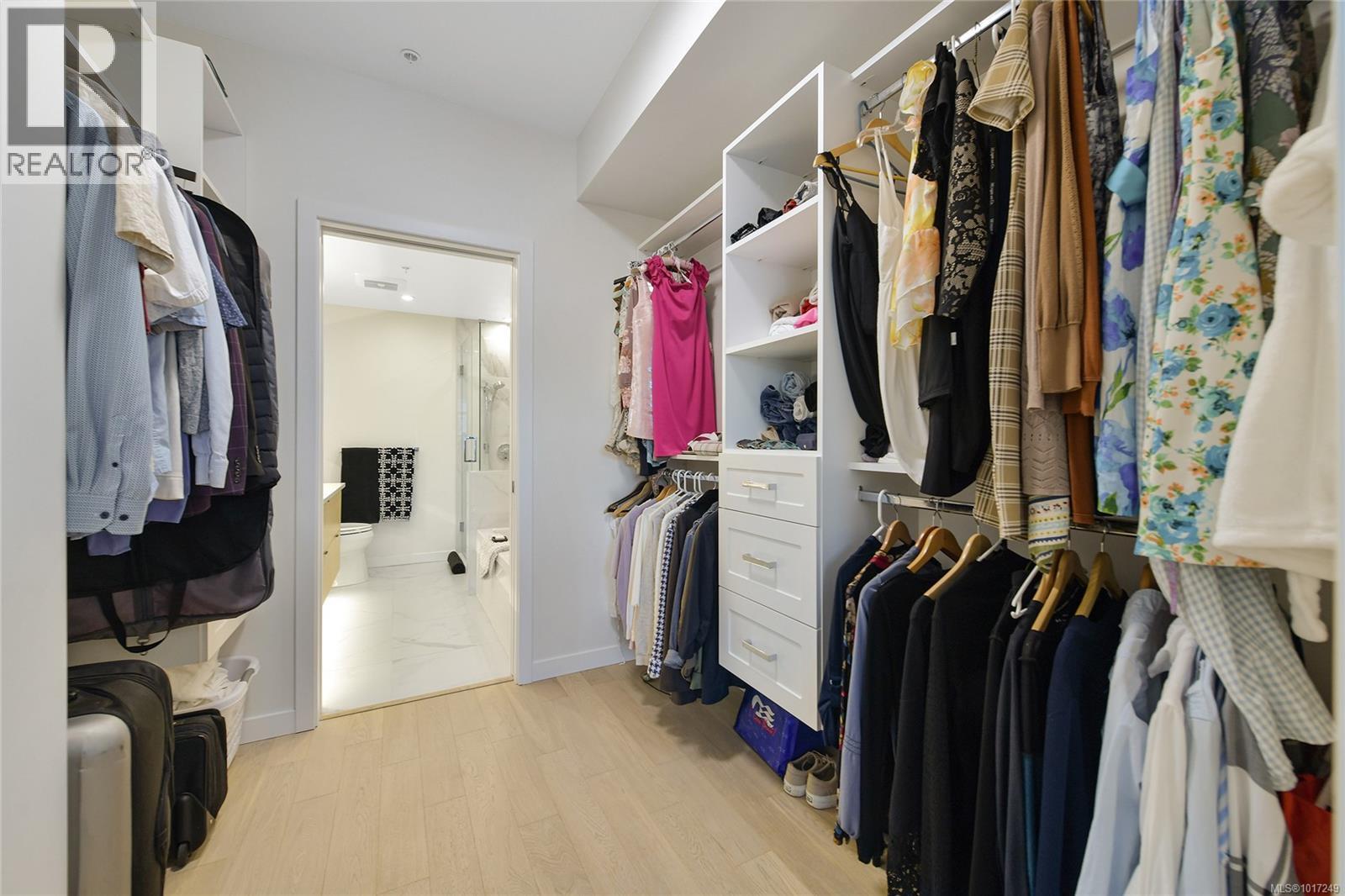 302 5118 Cordova Bay Rd, Saanich, British Columbia  V8X 1R1 - Photo 32 - 1017249