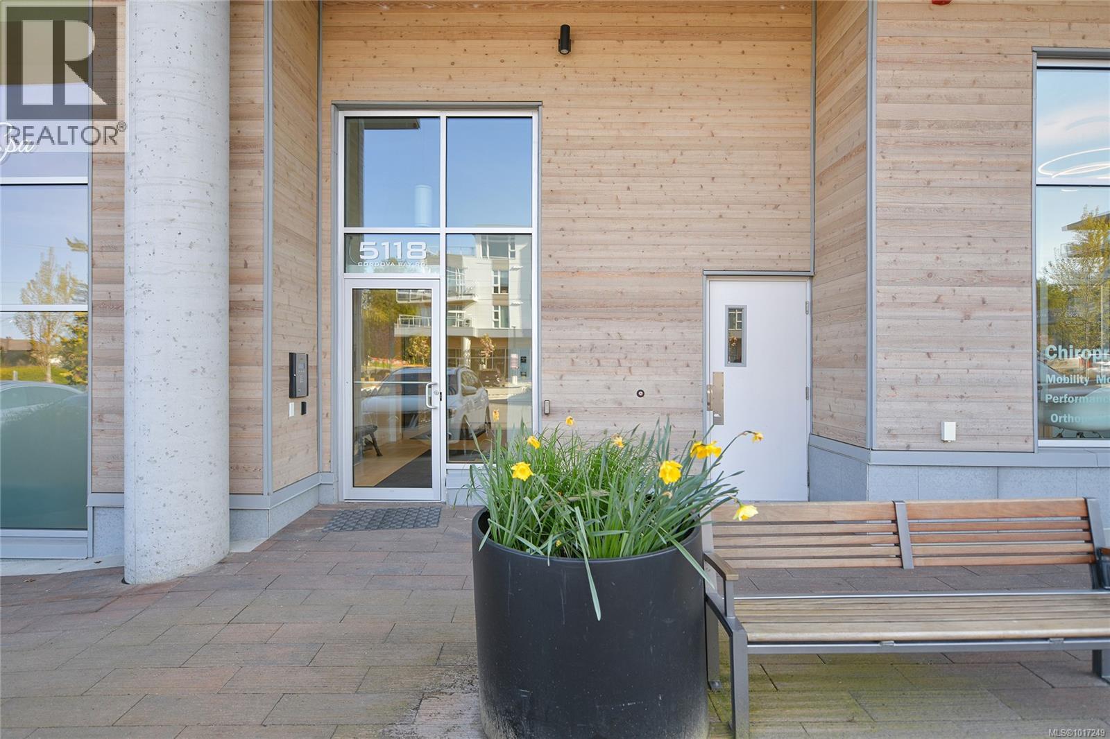 302 5118 Cordova Bay Rd, Saanich, British Columbia  V8X 1R1 - Photo 69 - 1017249