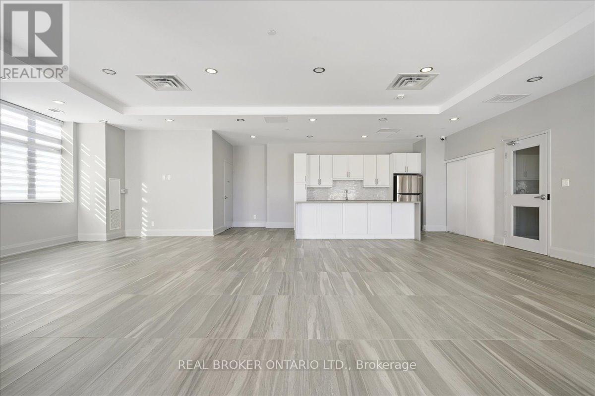 301 - 150 Oak Park Boulevard, Oakville, Ontario  L6H 3P2 - Photo 9 - W12456234