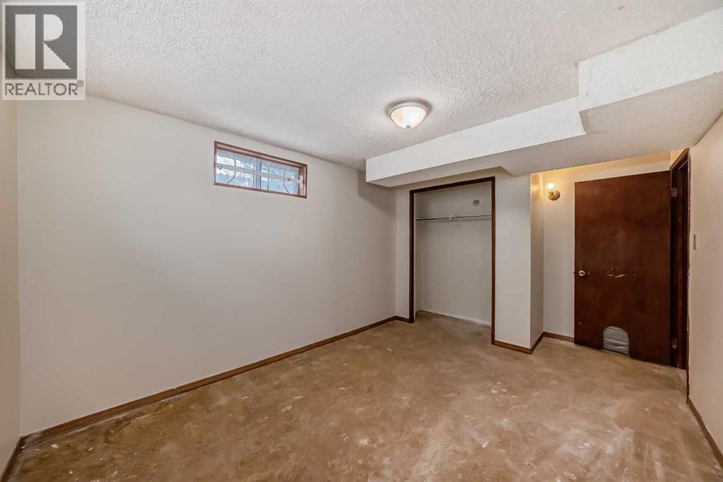 652 Queensland Drive Se, Calgary, Alberta  T2J 4G7 - Photo 24 - A2203586