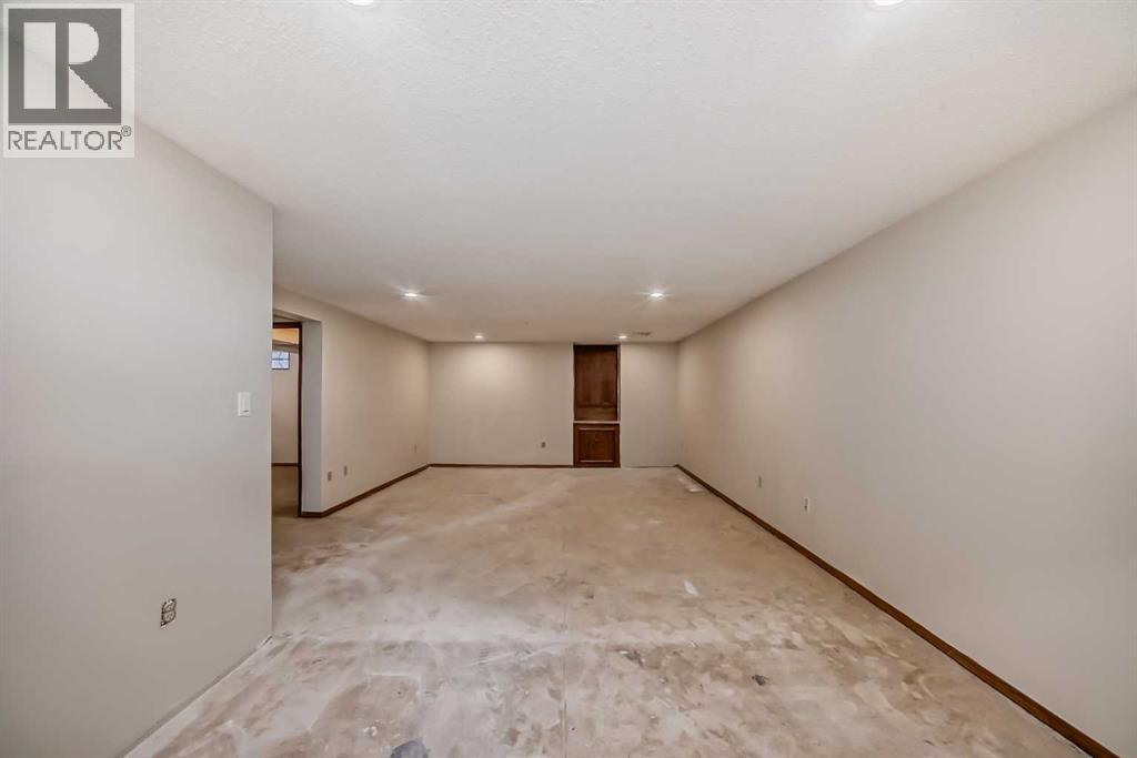 652 Queensland Drive Se, Calgary, Alberta  T2J 4G7 - Photo 23 - A2203586